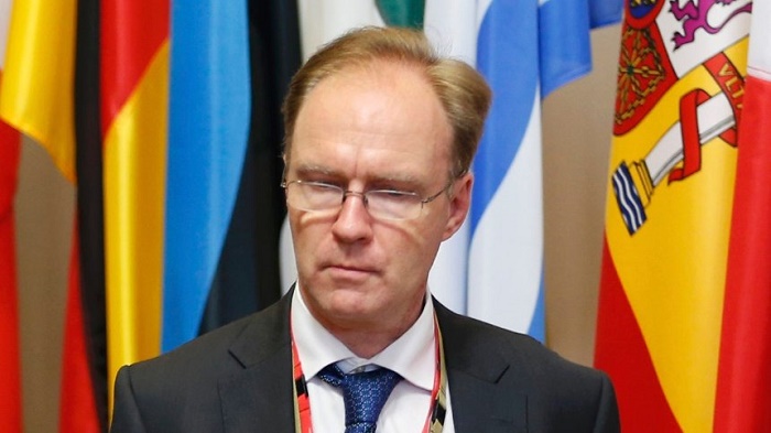 Britain`s ambassador to the EU has unexpectedly resigned